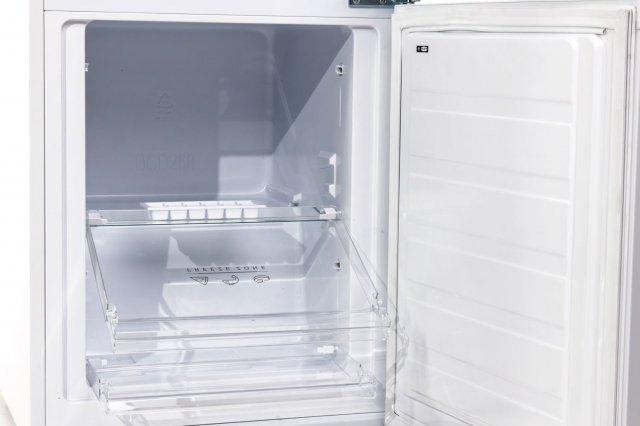 Vivax CF259ELFW kombinált hűtőszekrény, 197+65 liter, E, fehér - Szabadonálló hűtő, hűtőszekrény